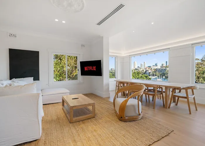 3Br Entire Lvl Penthouse With Views Darling Point