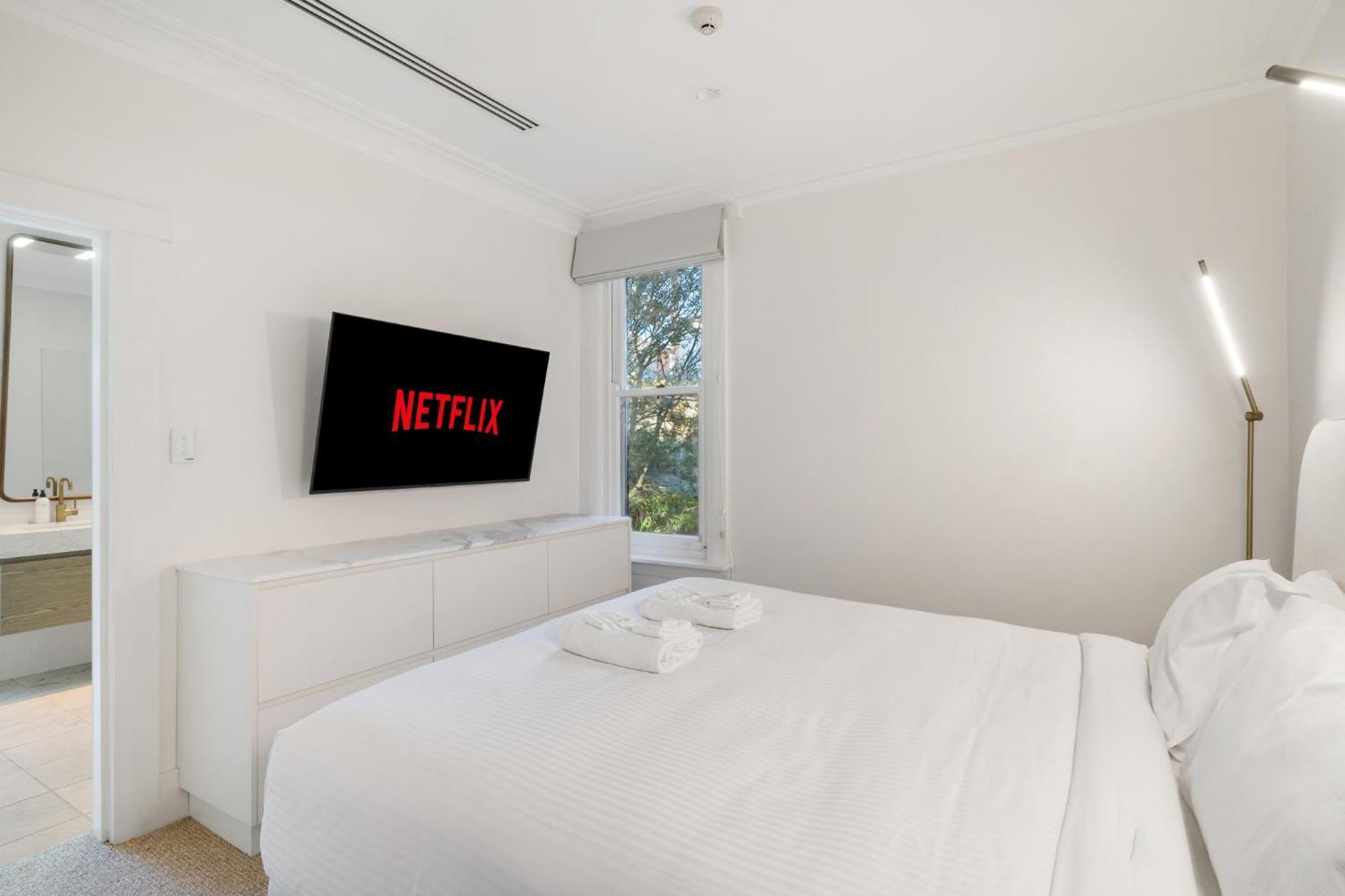3br Entire Lvl Penthouse With Views Darling Point * Sydney